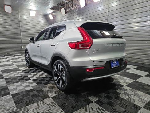 Used 2023 Volvo XC40 B5 Ultimate image 7