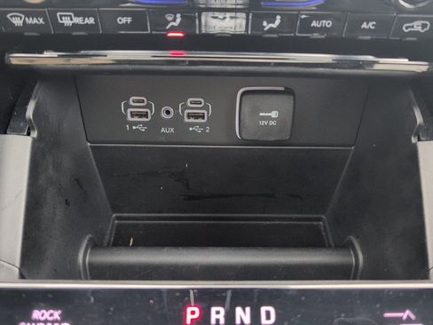 Used 2023 Jeep Grand Cherokee Overland image 36