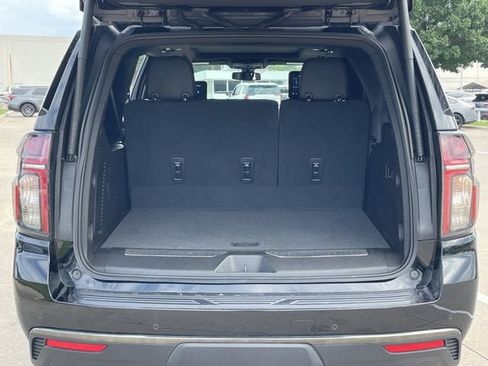Used 2021 Chevrolet Suburban RST w/ Luxury Package AWD/4WD image 32