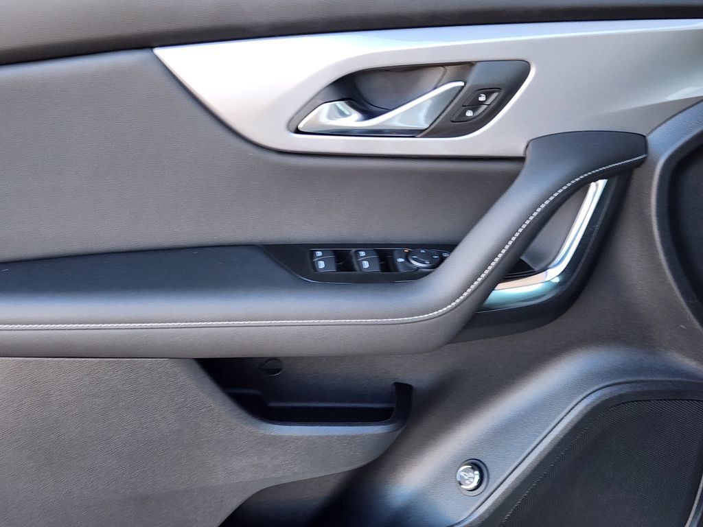 New 2026 Chevrolet Blazer LT w/ Convenience Package FWD image 18