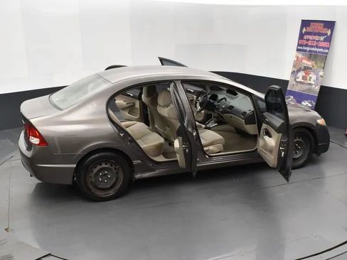 Used 2010 Honda Civic LX image 6