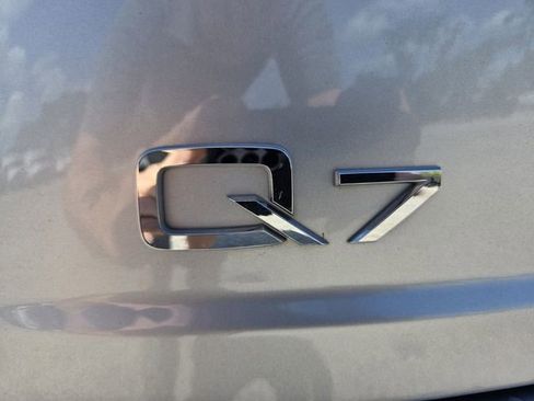Used 2019 Audi Q7 3.0T Prestige w/ Prestige Package AWD/4WD image 17