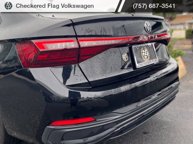 Used 2025 Volkswagen Jetta Sport FWD image 9