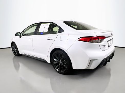 Used 2025 Toyota Corolla SE FWD image 8