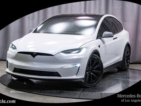 Used 2023 Tesla Model X image 1