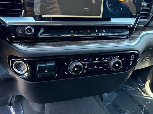 Used 2025 Chevrolet Silverado 2500 LT AWD/4WD image 23