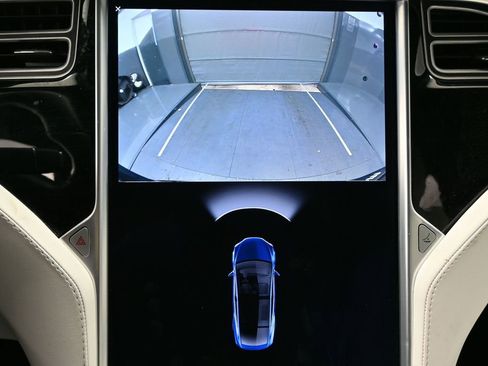 Used 2017 Tesla Model X 90D image 25