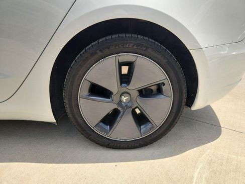 Used 2023 Tesla Model 3 Standard Range RWD image 32