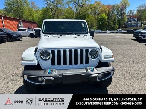Used 2023 Jeep Wrangler Unlimited Sahara w/ Cold Weather Group AWD/4WD image 5