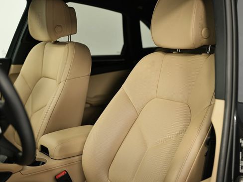 Certified 2026 Porsche Macan AWD/4WD image 22
