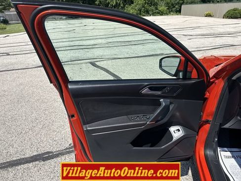 Used 2018 Volkswagen Tiguan SEL AWD/4WD image 9