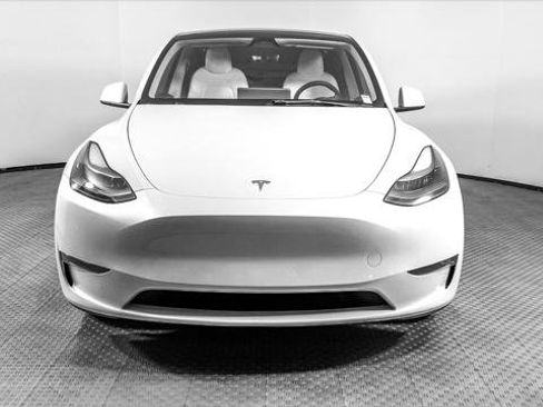 Used 2023 Tesla Model Y Long Range AWD/4WD image 11