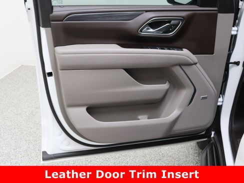 Used 2024 GMC Yukon XL SLT w/ SLT Premium Package image 12