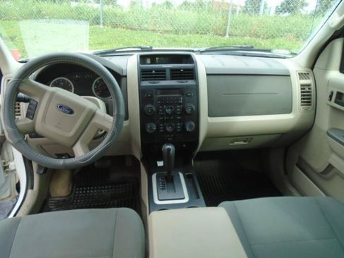 Used 2012 Ford Escape XLS AWD/4WD image 13
