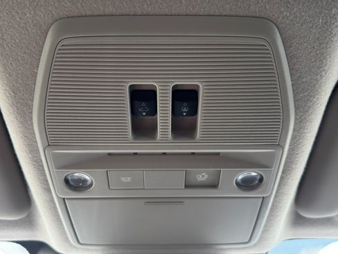 Used 2025 Nissan Kicks SV w/ SV Premium Package FWD image 28