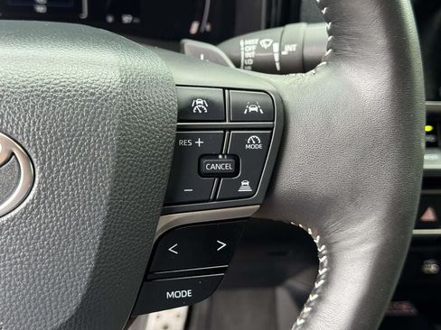 Used 2026 Toyota Camry Hybrid w/ Convenience Package FWD image 13