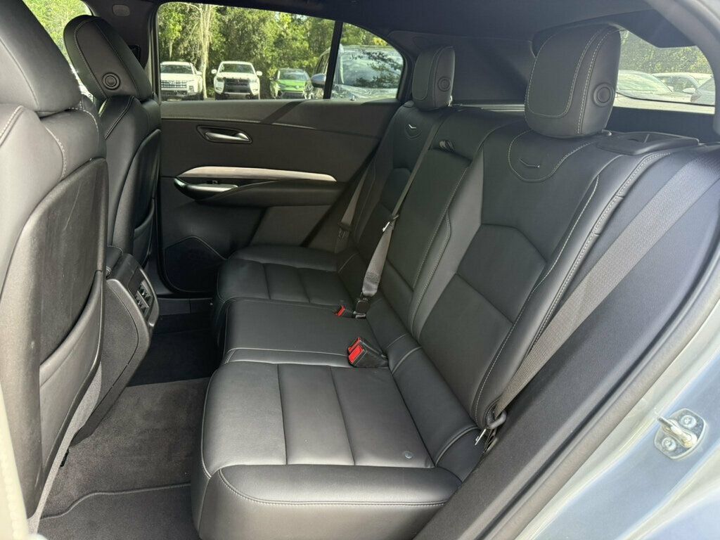 Used 2025 Cadillac XT4 Premium Luxury FWD image 7