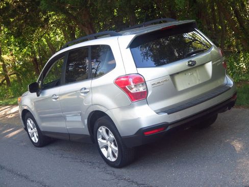 Used 2014 Subaru Forester 2.5i Touring AWD/4WD image 22