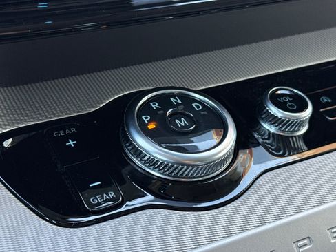 Used 2025 Ford Expedition Active image 24