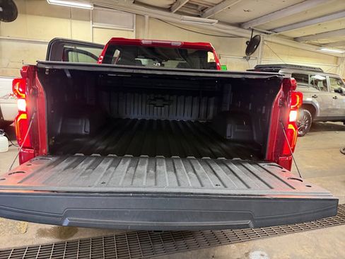 Used 2022 Chevrolet Silverado 1500 LT Trail Boss w/ Safety Package image 14