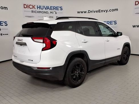 Used 2022 GMC Terrain AT4 AWD/4WD image 4