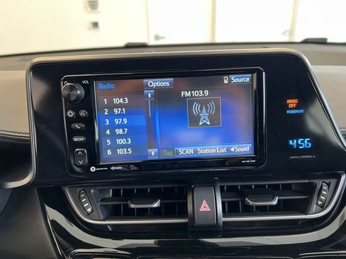 Used 2018 Toyota C-HR XLE image 10
