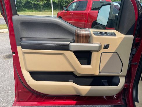 Used 2017 Ford F150 Lariat w/ Equipment Group 502A Luxury AWD/4WD image 24