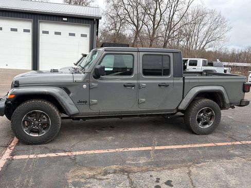 Used 2020 Jeep Gladiator Sport w/ Quick Order Package 24S image 1