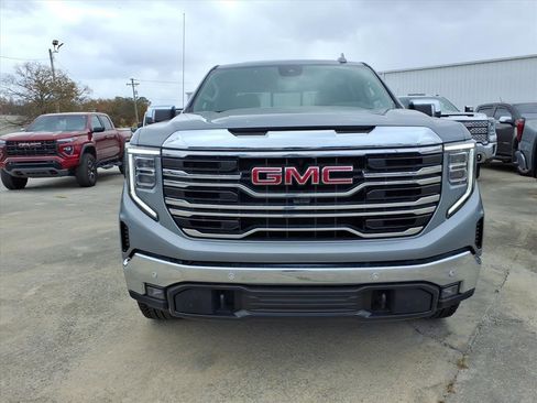 New 2026 GMC Sierra 1500 SLT image 2