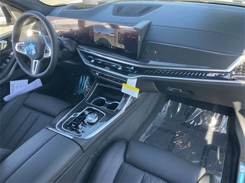 New 2025 BMW X7 M60i image 12