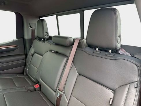 Used 2024 GMC Sierra 1500 Denali w/ Technology Package AWD/4WD image 12