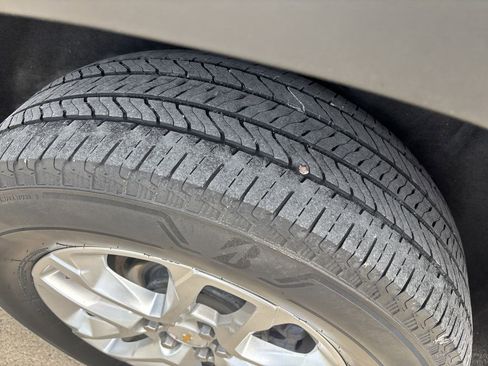 Used 2021 Chevrolet Traverse LT w/ LPO, Cargo Package image 9