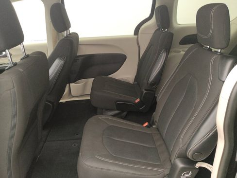 Used 2023 Chrysler Voyager LX FWD image 18