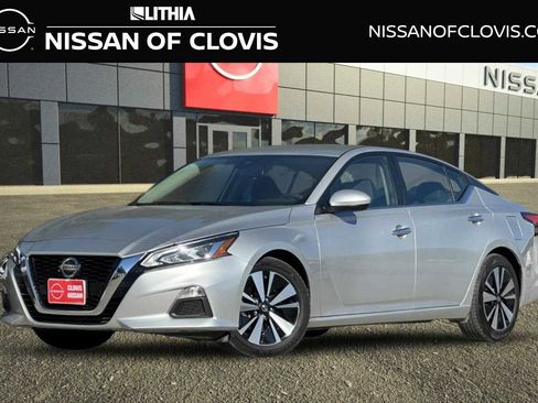 Used 2022 Nissan Altima 2.5 SV image 1