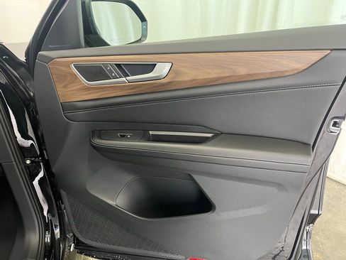 New 2026 Volkswagen Atlas SE image 11