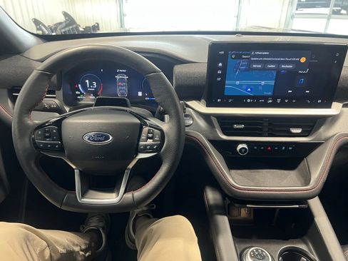 Used 2025 Ford Explorer ST-Line w/ ST-Line Street Pack AWD/4WD image 42