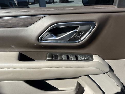 Used 2022 Chevrolet Suburban LT w/ LT Signature Package image 20