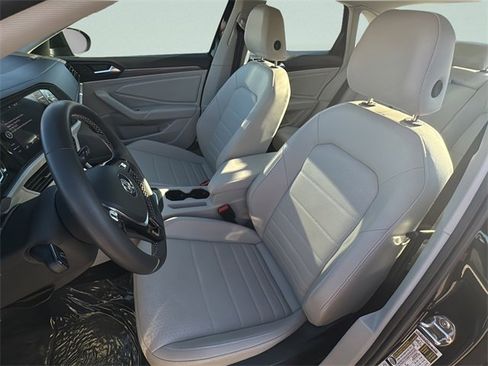 Used 2021 Volkswagen Jetta SEL image 9