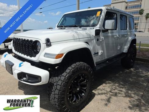 Used 2024 Jeep Wrangler High Altitude AWD/4WD image 3