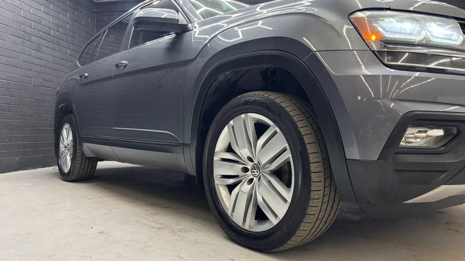 Used 2019 Volkswagen Atlas SE w/ Panoramic Sunroof Package FWD image 5