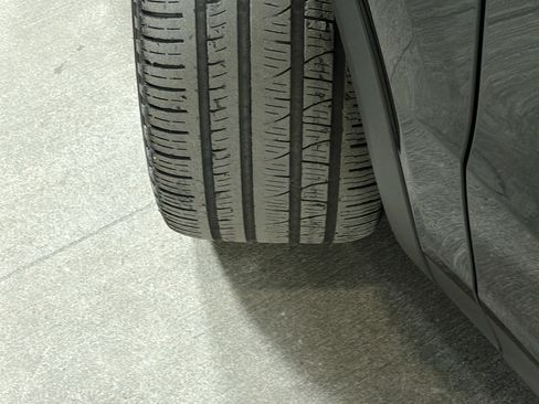 Used 2019 Porsche Cayenne image 41