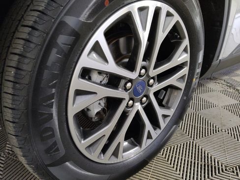 Used 2020 Ford Escape SEL image 31