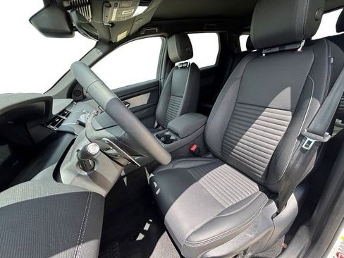 Used 2025 Land Rover Discovery Sport Dynamic SE image 11