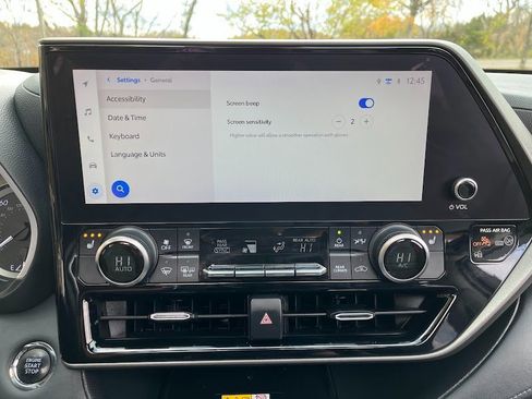 Used 2023 Toyota Highlander XLE image 19