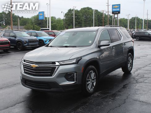 Used 2023 Chevrolet Traverse LT FWD image 8