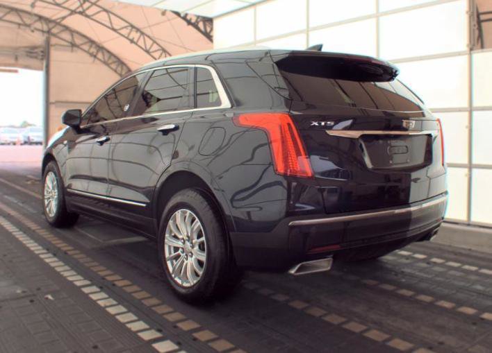 Used 2017 Cadillac XT5 FWD image 3