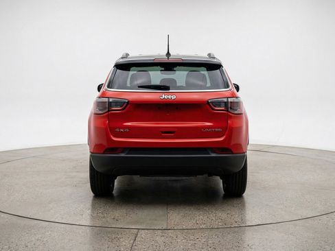 Used 2025 Jeep Compass Limited image 7