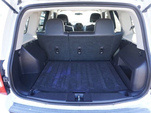 Used 2015 Jeep Patriot Sport 4WD image 19