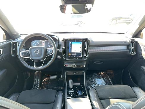 Used 2021 Volvo XC40 T5 R-Design w/ Protection Package image 15