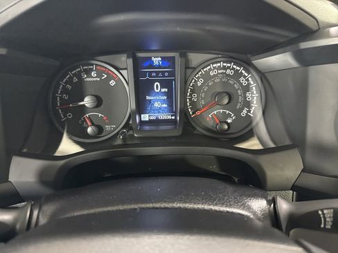 Used 2022 Toyota Tacoma SR AWD/4WD image 32